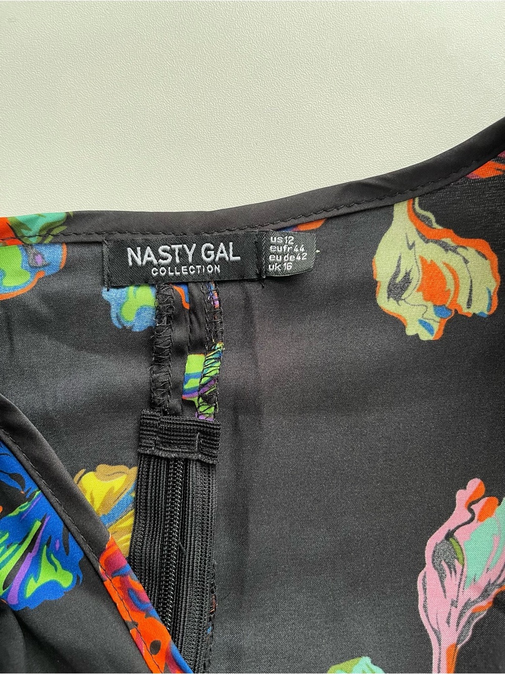 NWOT Nasty Gal Black Floral Twist-Front Long Sleeve Jumpsuit - Picture 7 of 8